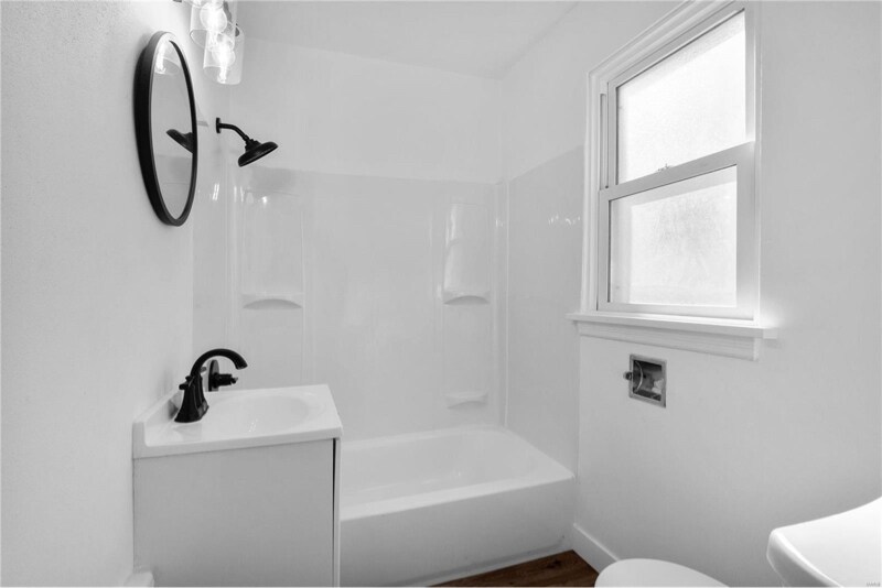 Building Photo - 203 N 28th St