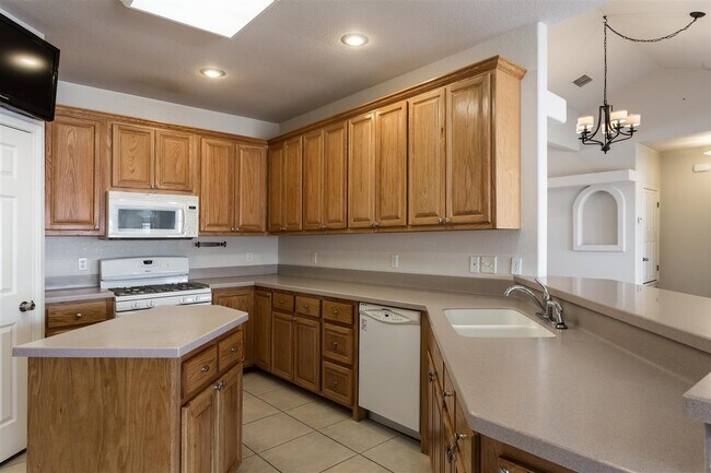 Building Photo - 309 Boulder Ridge Dr