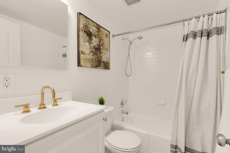 Building Photo - 1701 16th St NW