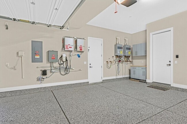 Building Photo - 65 Garibaldi Wy