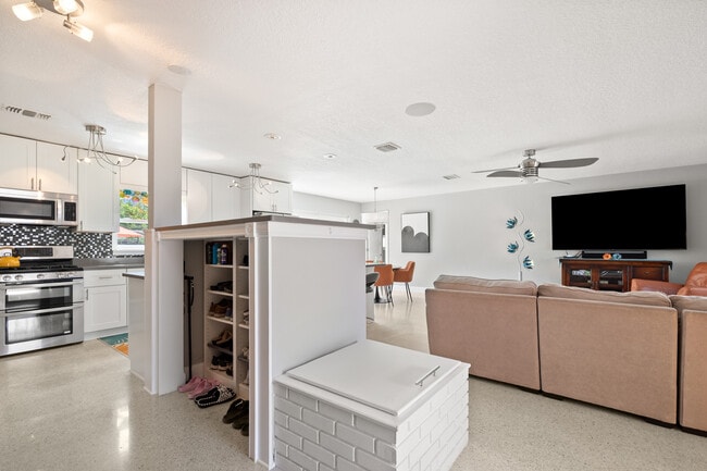 Building Photo - 4056 38th Way S