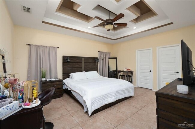 Building Photo - 12 Samaria St