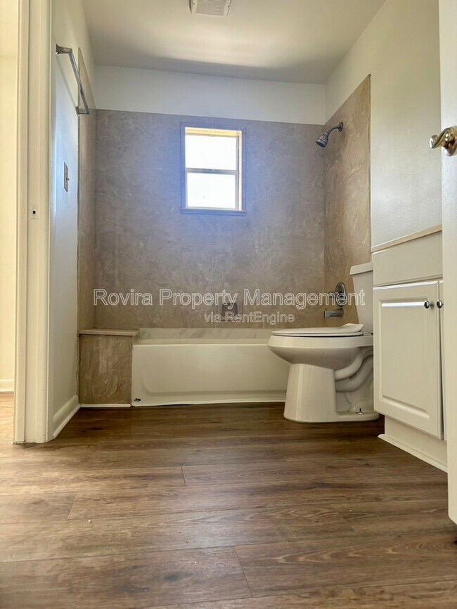 Building Photo - 176 Birmingham Dr