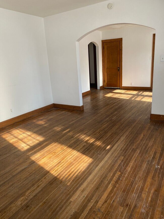 Building Photo - 285 Hammond Ave