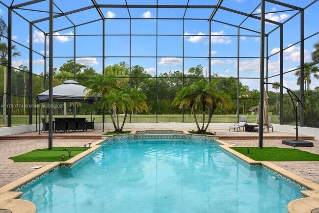 Building Photo - 2357 Alaqua Dr