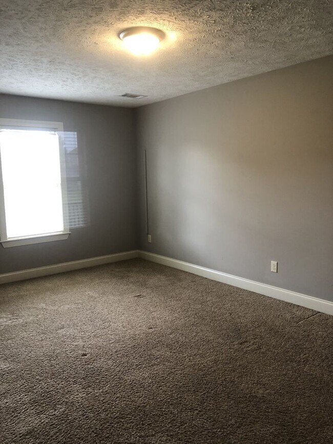 Building Photo - Your Perfect Home! Medina School Zone