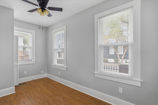 Building Photo - Spacious 2BR/1BA Lower-Level Apartment Near Downtown Savannah