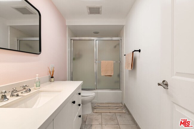 Building Photo - 4608 Glencoe Ave