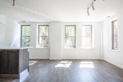 Building Photo - 939 W Winona St