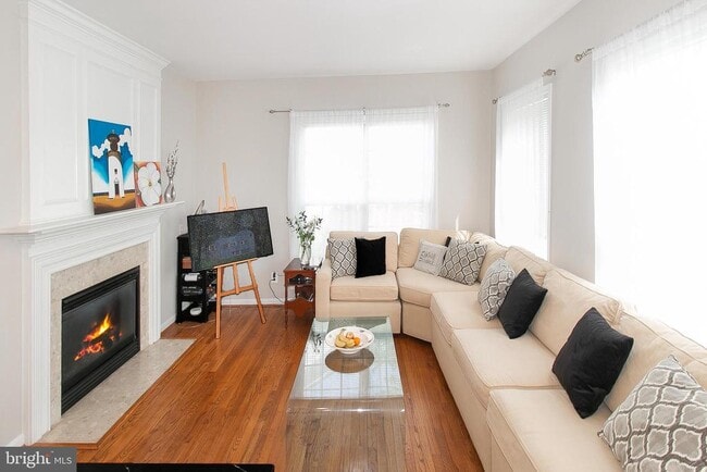 Building Photo - 45792 Shagbark Terrace