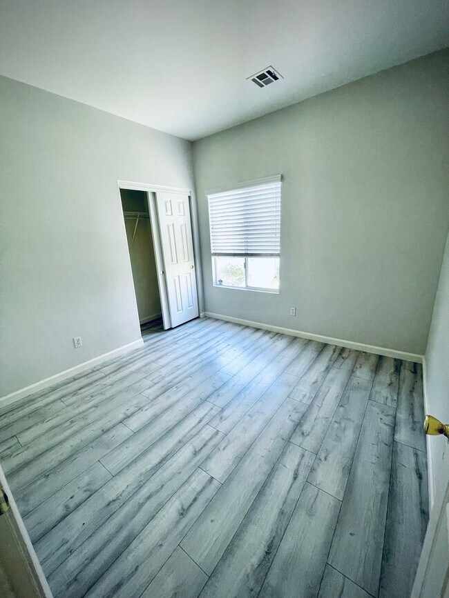 Building Photo - AMAZING SINGLE STORY HOME IN “AGE RESTRICT...