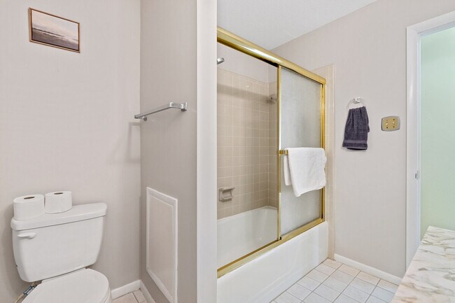 Building Photo - 750 SE Maynard Rd