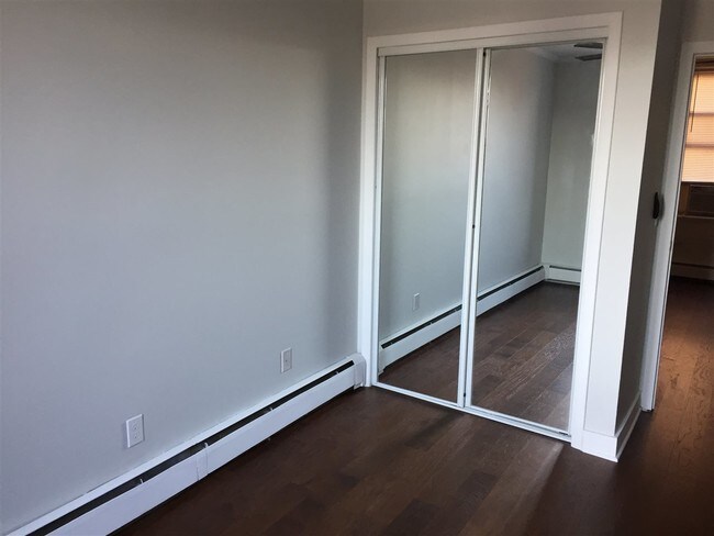 Building Photo - 787 Summit Ave