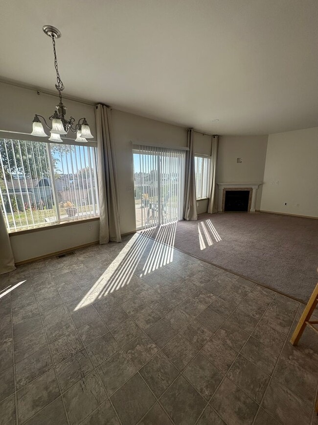 Building Photo - 5 Bedroom Home! Available now.
