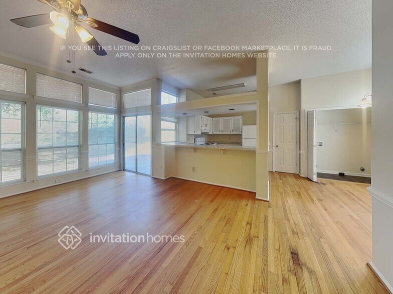 Building Photo - 14931 Rothwell Dr