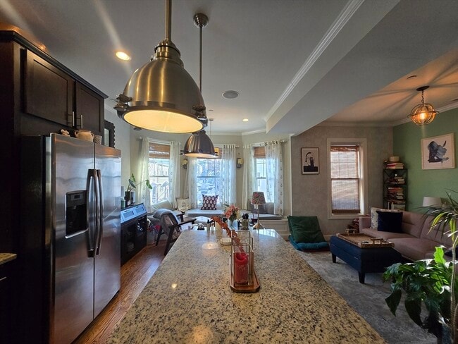 Building Photo - 306 Maverick St