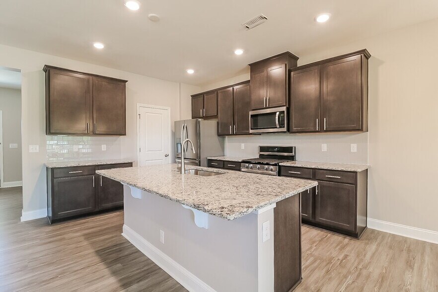 Building Photo - 231 Pilsen Dr