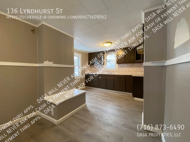 Building Photo - 136 Lyndhurst St
