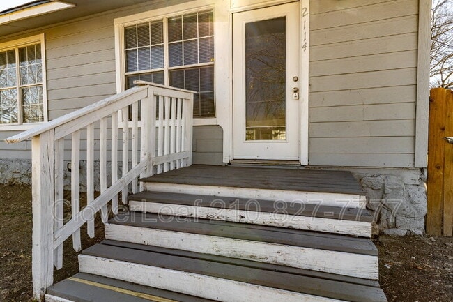 Building Photo - 2114 Jupiter St