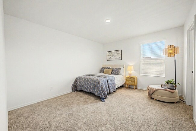 Building Photo - 7598 W Smoketree Dr