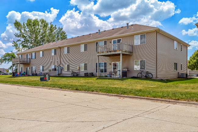 Building Photo - 1435 Prairie Dr