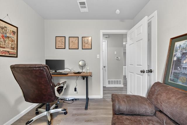 Building Photo - 324 N Shore Pl