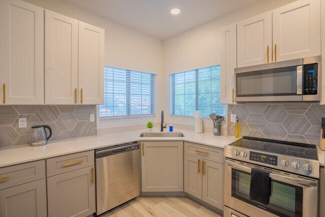 Building Photo - 7900 E Princess Dr