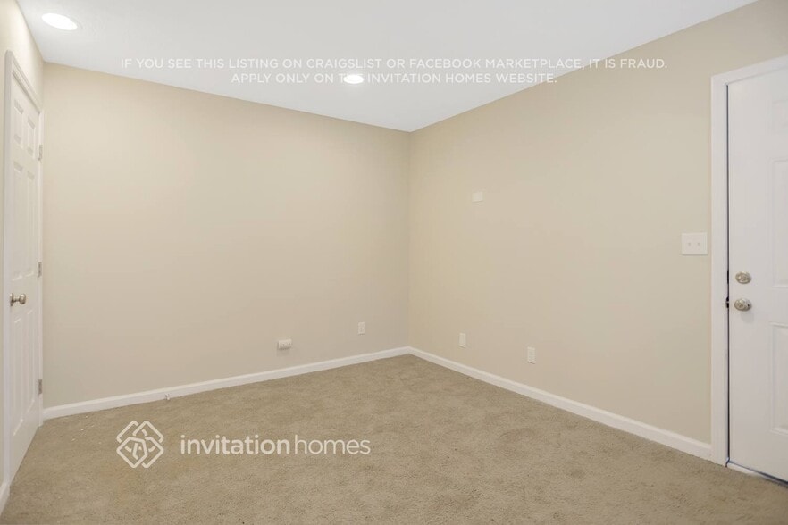 Building Photo - 4496 Fowler Ln