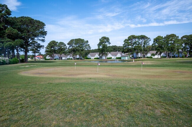 Building Photo - OFF-SEASON FURNISHED MONTHLY RENTAL AVAILABLE JAN '26