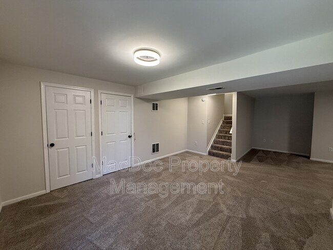 Building Photo - 14 Heatherbrook Ln