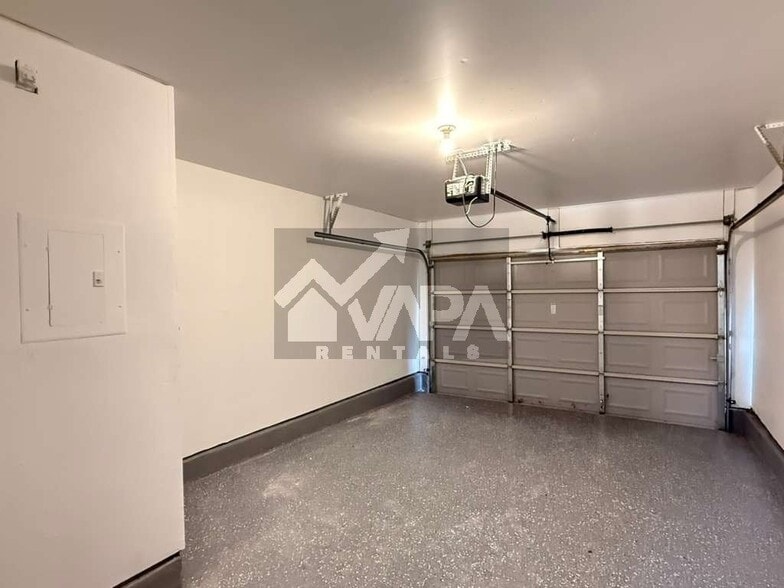 Building Photo - 6811 Evercrest Ln