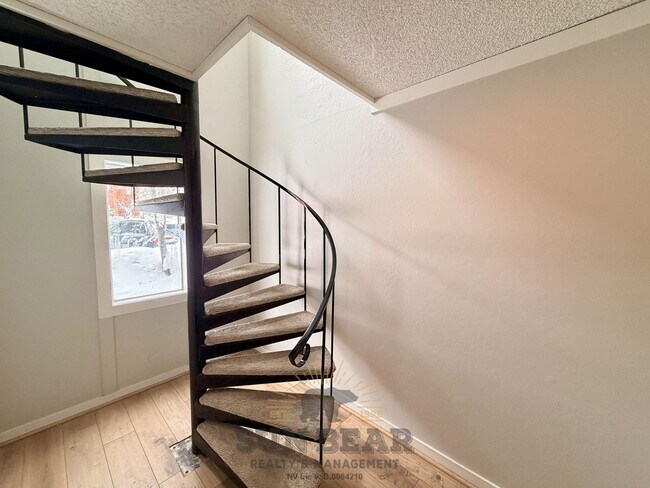 Building Photo - 1 Bedroom plus Loft - 2 blocks from Incline Beach!