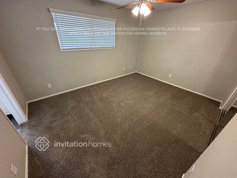 Building Photo - 2631 S Holbrook Ln
