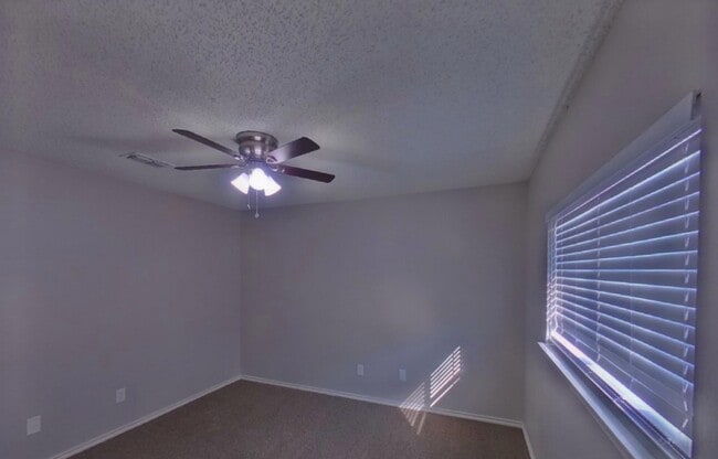 Building Photo - Modern 4-Bedroom Sanctuary in a Sought-After Location