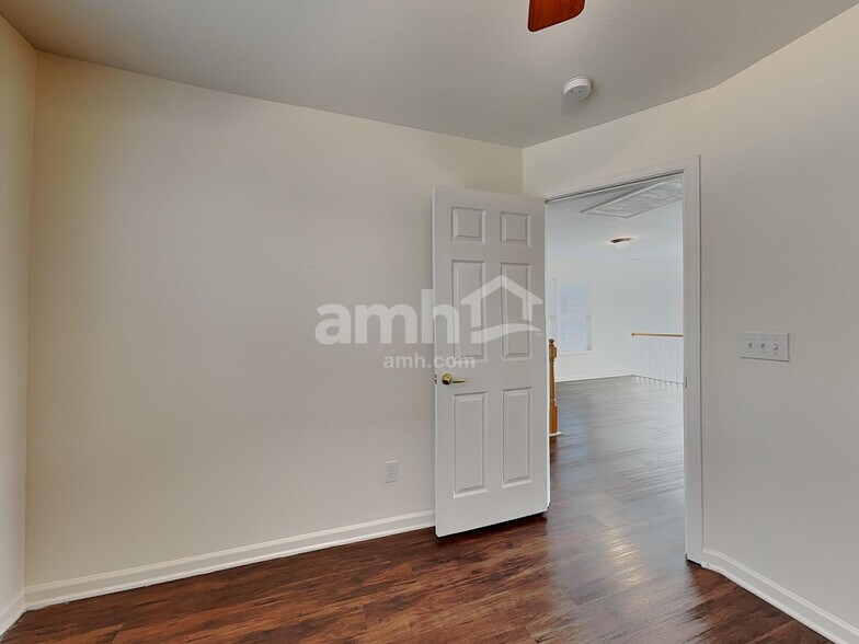 Building Photo - 118 Greenway St