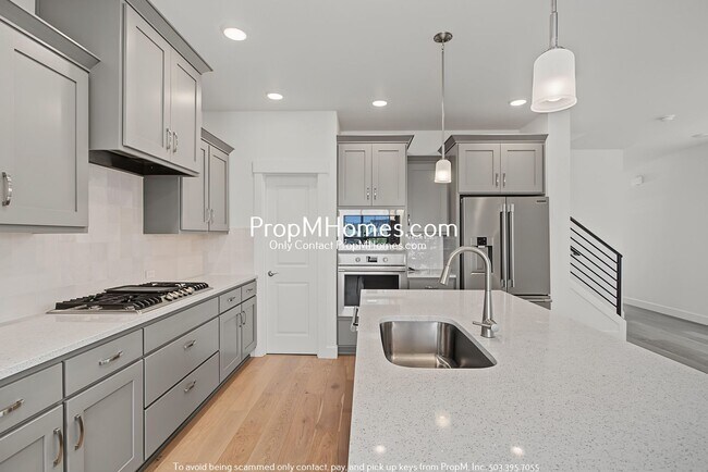 Building Photo - 3614 SE Nebula Ln