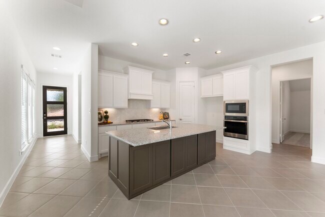 Building Photo - 26545 Pioneer Pointe Ct