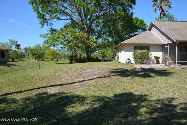 Building Photo - 1045 Pine Island Rd