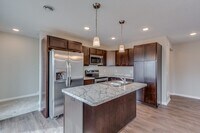 Building Photo - 3bd 3ba 2 car garage available July 2026