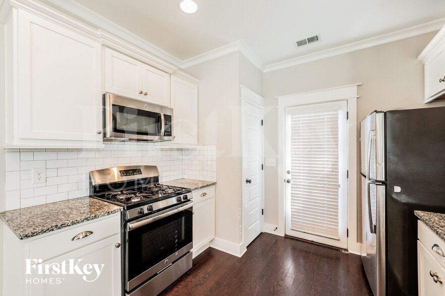 Building Photo - 5071 Brooke's Crossing Blvd