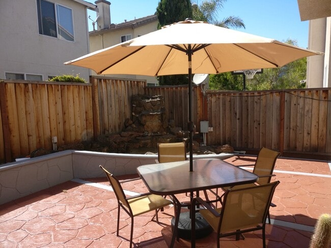 Building Photo - 15563 Harbor Way