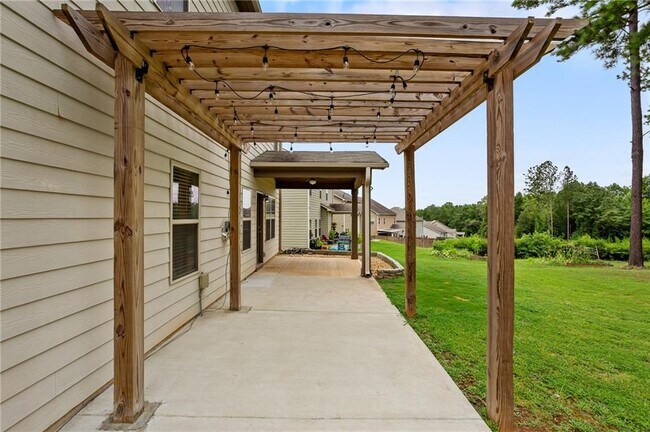 Building Photo - 256 Berkleigh Trails Dr