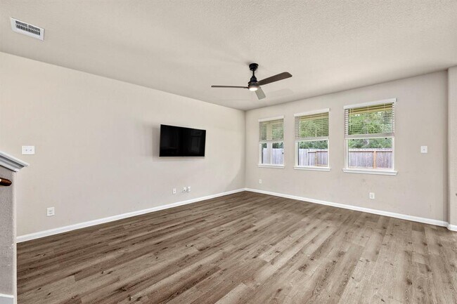 Building Photo - 2256 Raider Dr