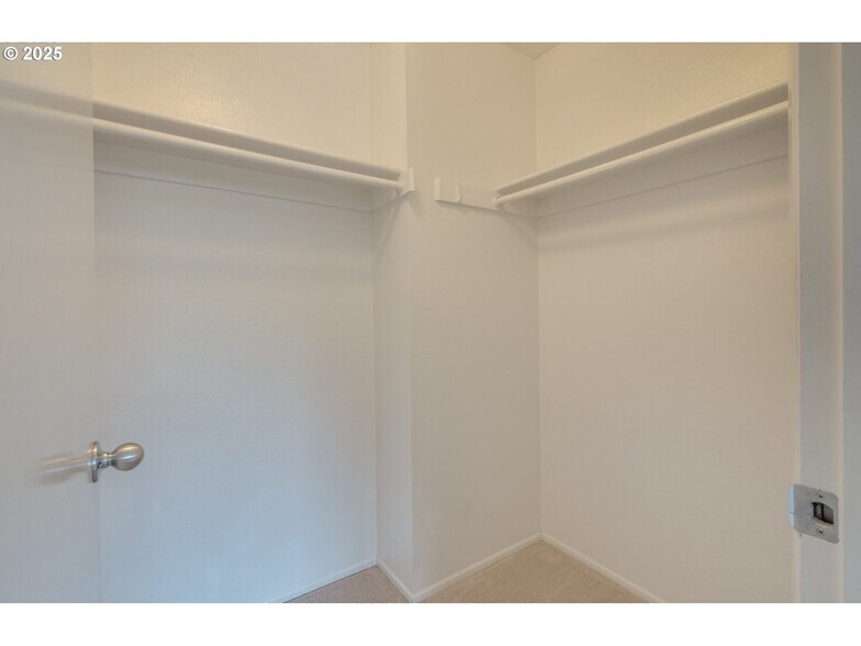 Building Photo - 86 Kingsgate Rd