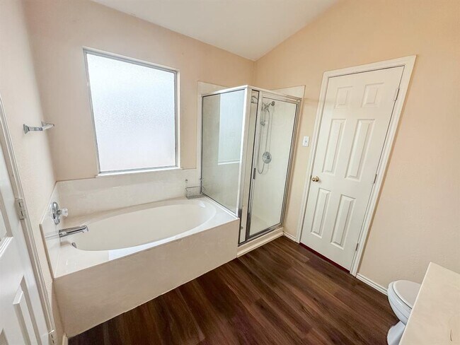 Building Photo - 1101 Whitley Dr
