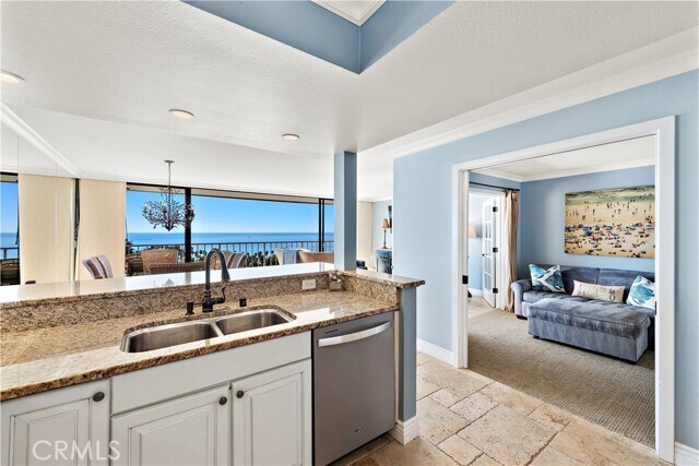 Building Photo - 405 Avenida Granada