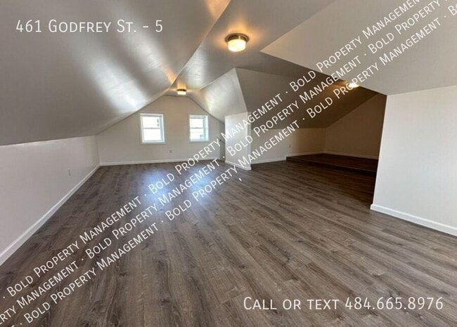 Building Photo - 461 Godfrey St
