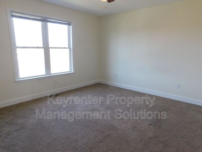 Building Photo - 22 Enchanted View Cir