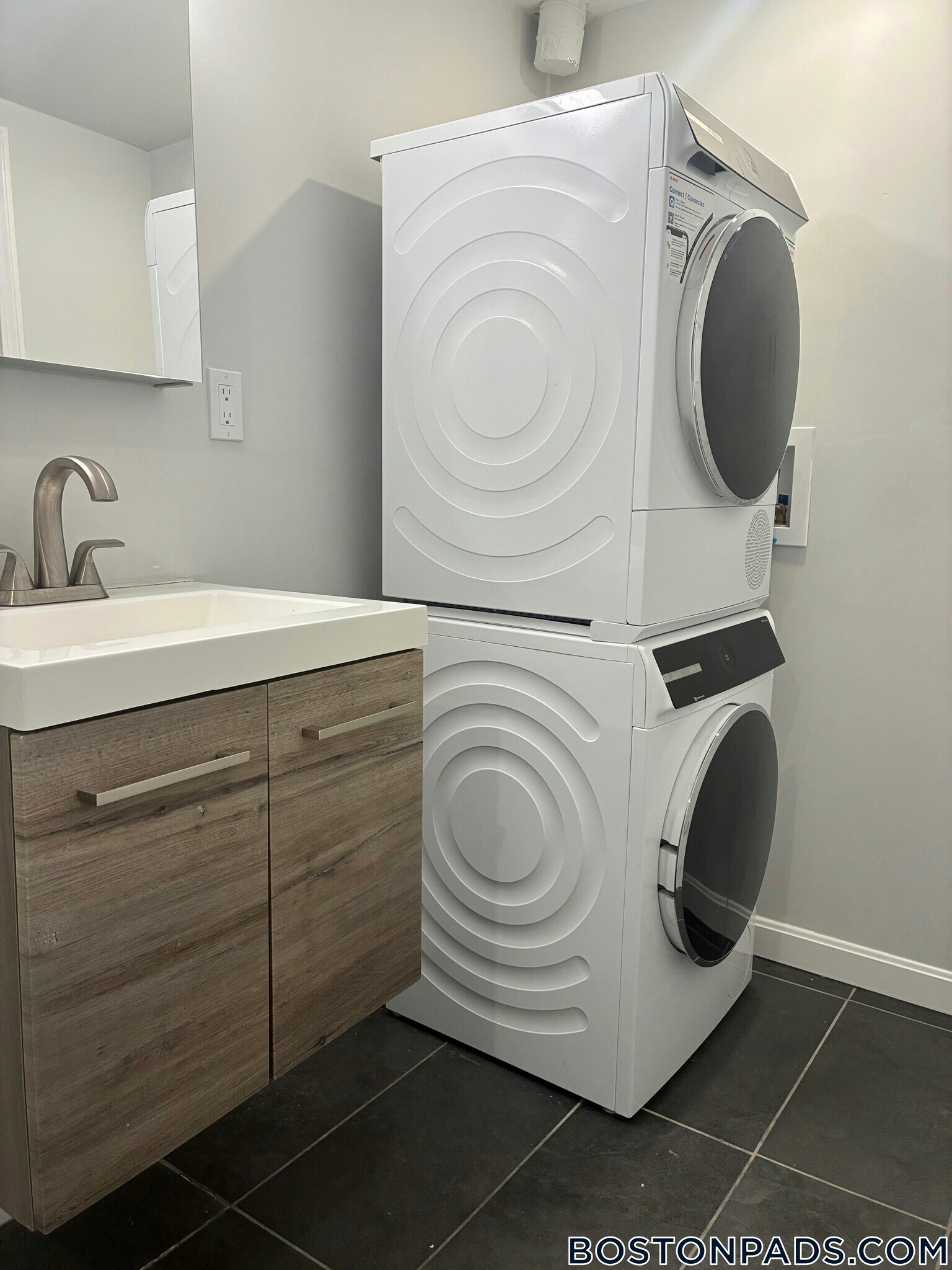 Building Photo - 19 Peterborough St