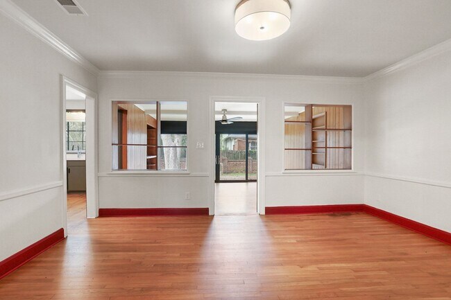 Building Photo - Renovated 3BR / 2BA Home for Rent on Gordonston Ave